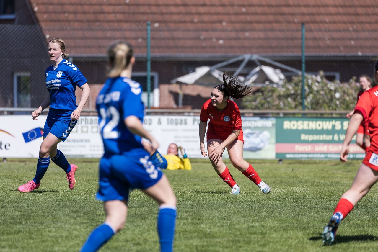 Bild 363 - F TSV Zarpen - Holstein Kiel II : Ergebnis: 2:6